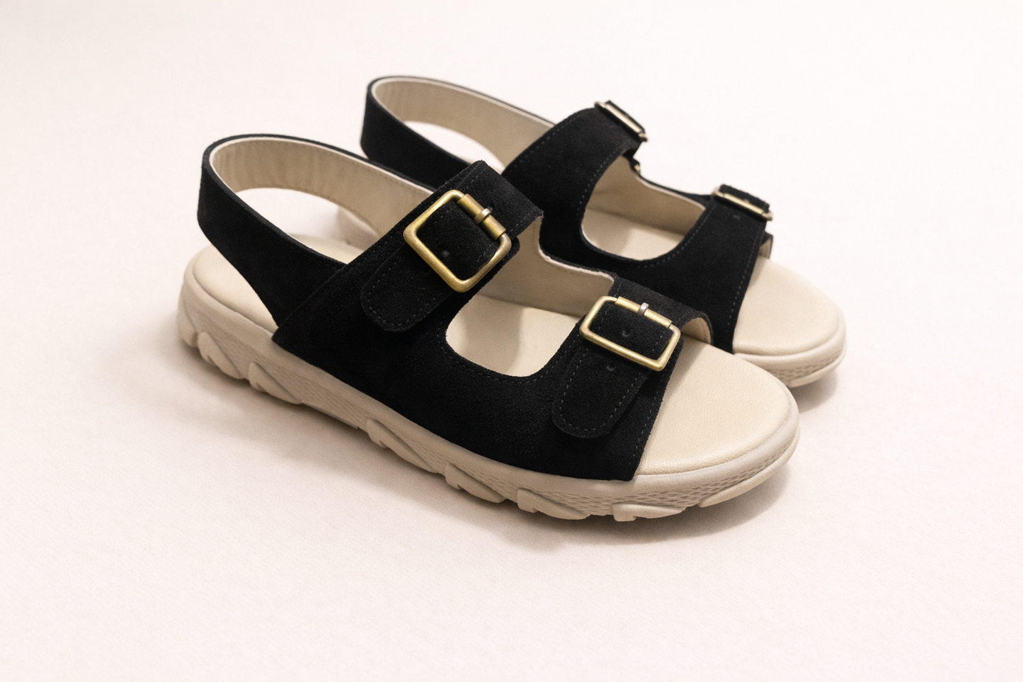 Sandalia Europea Perucha - negro gamuzon