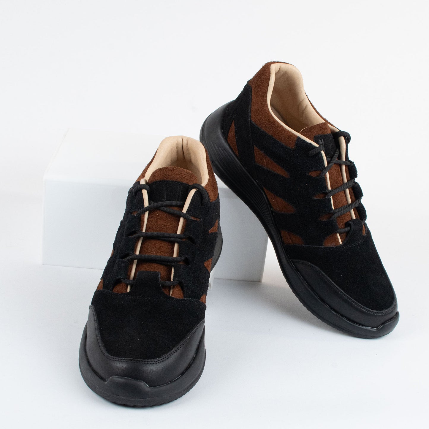 Zapatilla Musoq Negro / cobre